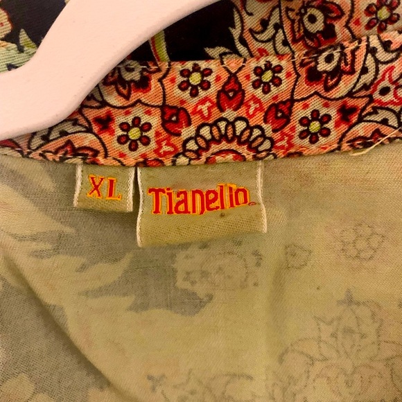 Tianello XL Floral Top - Picture 7 of 13